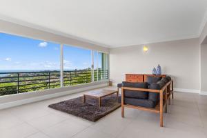 8 Belair, Beverly Hills Estate