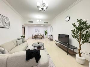 Sharjah 2-Bed Near Al Majaz Waterfront