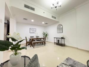 Sharjah 2-Bed Near Al Majaz Waterfront