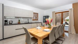 Holiday home Villa Vrbnik by Villas guide