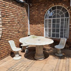 Oppiplot Guest House Pty Ltd