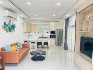 3BR Pool Villa Beach Access Patumnak Hill