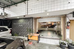 RedDoorz near RS Columbia Asia Aksara Medan