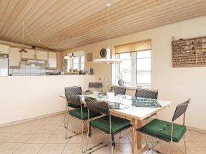 6 person holiday home in Harboøre-By Traum