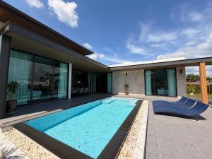 Villa Nadsuree Ao-Nang Modern House