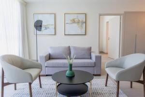 Stylish 1-BR with Pull Out Couch and Ocean & City Views in Panama City