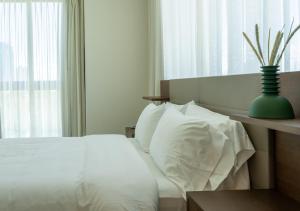 Greystar Somma - Fully Furnished 2 Bedrooms in Chile 406