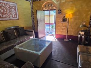 SKOON THE PEACE The placeu Enjoy