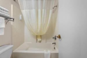 Rodeway Inn Copper Stay Benson AZ I-10 Exit 304