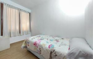 Gorgeous Apartment In Oropesa Del Mar With Wifi