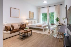 Airstay - Upgraded Studio - Near Pool & Metro - Monthly Offer Available!