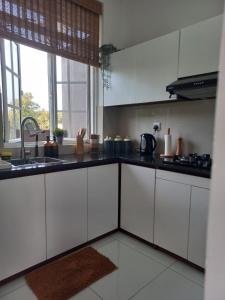 COZY Two BEDROOM APARTMENT- YAKKALA