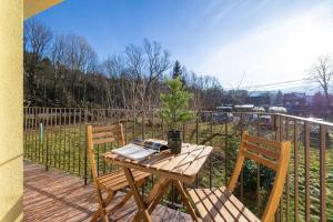 Kolorowy Apartament Reymonta w Wiśle Idealny do Pracy Zdalnej by Noclegi Renters