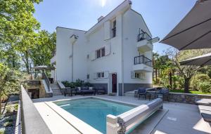 Gorgeous Home In Opric With Sauna