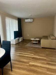 Raya - Apartmant in Plovdiv, with private parking