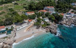 Beautiful Apartment In Dingac With Wifi