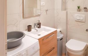 Beautiful Apartment In Dingac With Wifi