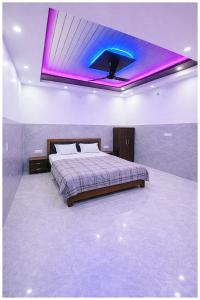 Hotel Raj Milan Premium Near Shree Ram Janam Bhoomi Temple # Free Wi-Fi & Parking# Restaurant - Facility - Fully Air conditioning Premium Room- Best Hotel In Ayodhya