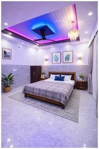 Hotel Raj Milan Premium Near Shree Ram Janam Bhoomi Temple # Free Wi-Fi & Parking# Restaurant - Facility - Fully Air conditioning Premium Room- Best Hotel In Ayodhya