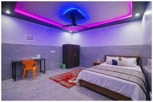 Hotel Raj Milan Premium Near Shree Ram Janam Bhoomi Temple # Free Wi-Fi & Parking# Restaurant - Facility - Fully Air conditioning Premium Room- Best Hotel In Ayodhya