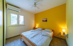 Gorgeous Apartment In Karbuni With Wifi