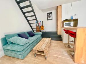 APPARTEMENT SUR LE PORT - Duplex Cosy & Moderne Face au Port - Wifi Gratuite - Parfaitement Équipé