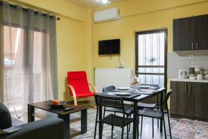 Bill Kostas Central Apartment