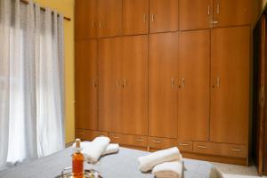 Bill Kostas Central Apartment