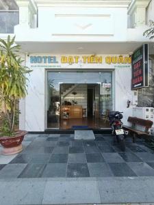 Khách sạn Đạt Tiến Quân