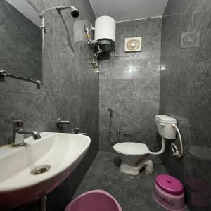 Hotel Vijay Palace- Near Ram Mandir Ayodhya