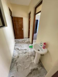 Modern Bed&Bath Stay Near Mtwapa Mall & QuickMart