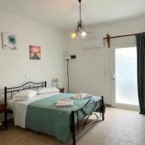 Poseidon Beach Bar & Restaurant Apartments