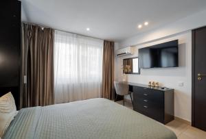 Shangri La Central Loft