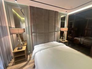 Luxurious studio for princesses