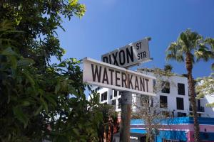 Blue Townhouse De Waterkant Stay