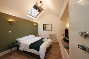 2,120SqFT 3 Bedroom 3 Bathroom Sleeps 8 Perfect for Contractors, Visitors and Families