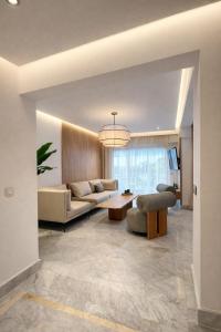 Luxury 2 Bedroom Apartment Pool & Garden Wifi