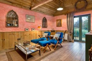 Finest Retreats - The Potting Shed at Island Hall