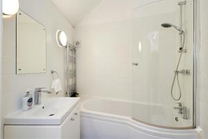 2,120SqFT 3 Bedroom 3 Bathroom Sleeps 8 Perfect for Contractors, Visitors and Families