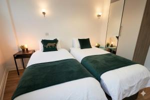 2,120SqFT 3 Bedroom 3 Bathroom Sleeps 8 Perfect for Contractors, Visitors and Families