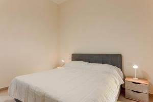 GuestHost - Classy Apartment with parking