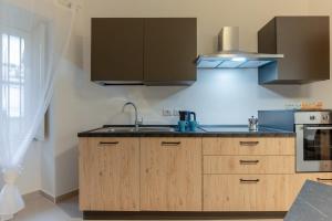 GuestHost - Classy Apartment with parking