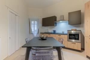 GuestHost - Classy Apartment with parking