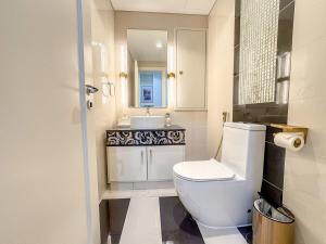 Damac Maison Mall Street LARGE 2BR I Full Burj Views I Connects Dubai Mall