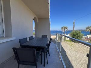 Le Rivage Appartement climatisé pour 6 personnes face à la mer- Le Pradet