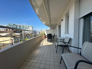 CONDOMINIO STEJ - Vicino al Mare, Posto Auto, Via Bafile