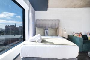 434 WEX1 by Perch Stays