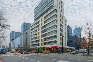 Unique Two Bedroom Apartment with Air Conditioning by Renters Prestige