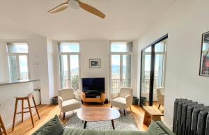 LE CASTEL Superbe appartement climatisé pour 4 personnes au centre ville de Hyères