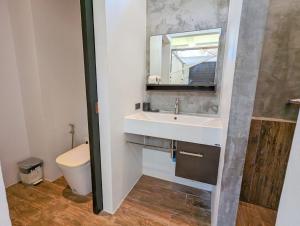 Sand Beach Villa - by KohChangVillas